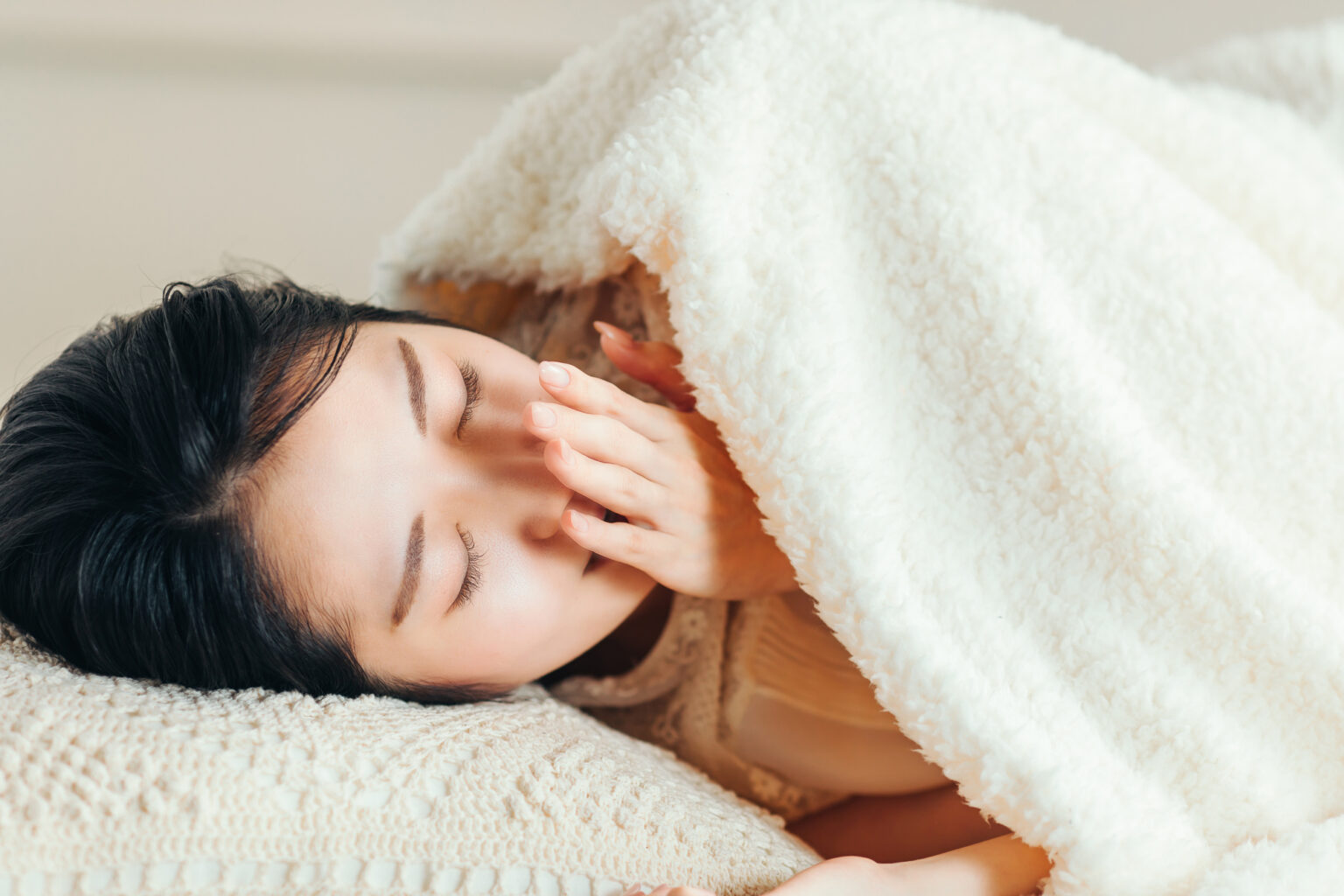【寝方で変わる？】睡眠時無呼吸症候群と寝方の関係性について | 睡眠ドクター